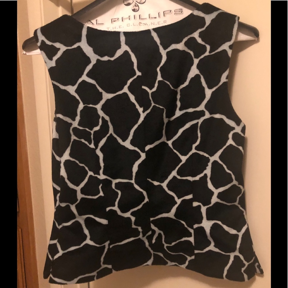 Short sleeve top